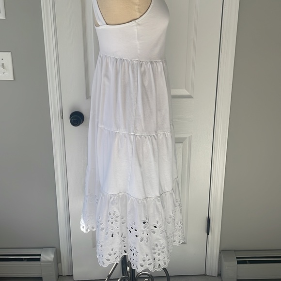 Jcrew White tiered dress with embroidery bottom. - Picture 10 of 10